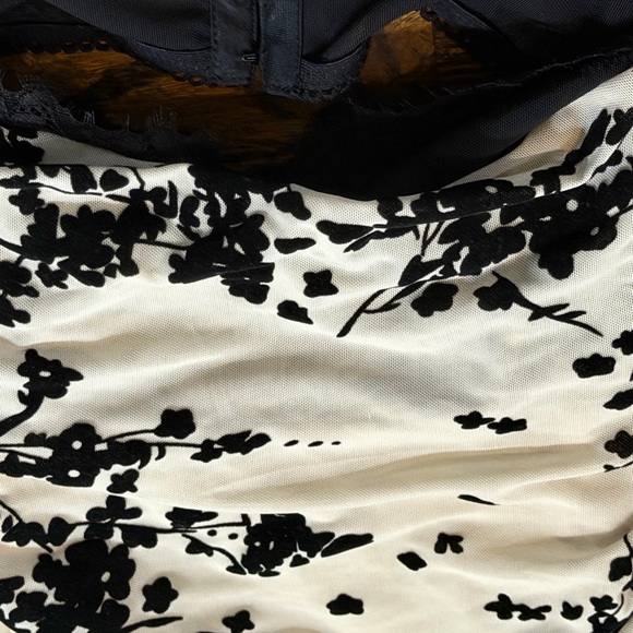 Ellie Floral Bodysuit - Picture 3 of 3